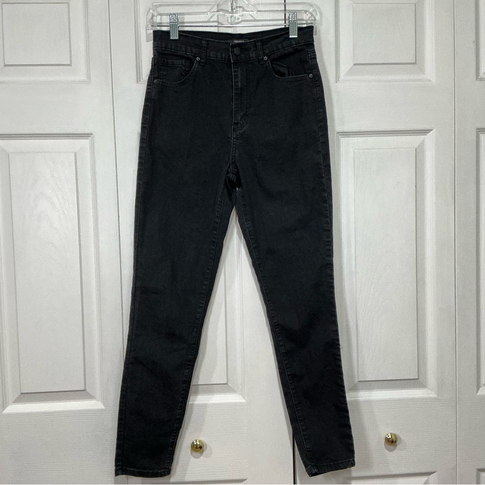 🍓 Forever 21 Black Lightweight Denim Jeans - Size 4/27